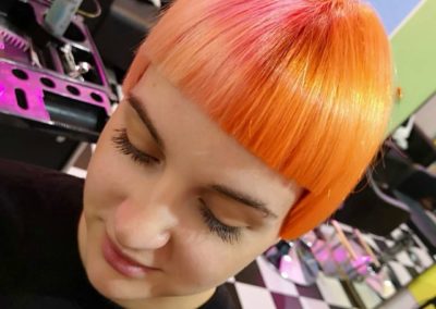 Frau Schneider Hairstyling in Wien - Haare Schneiden und Färben